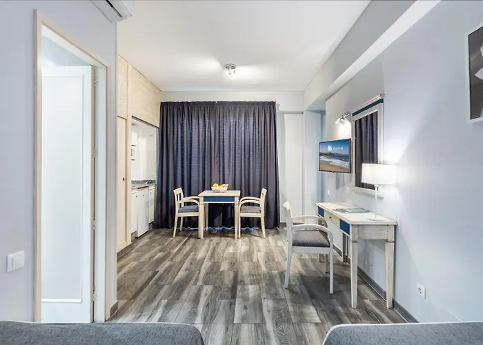 Apartamentos Colon Playa